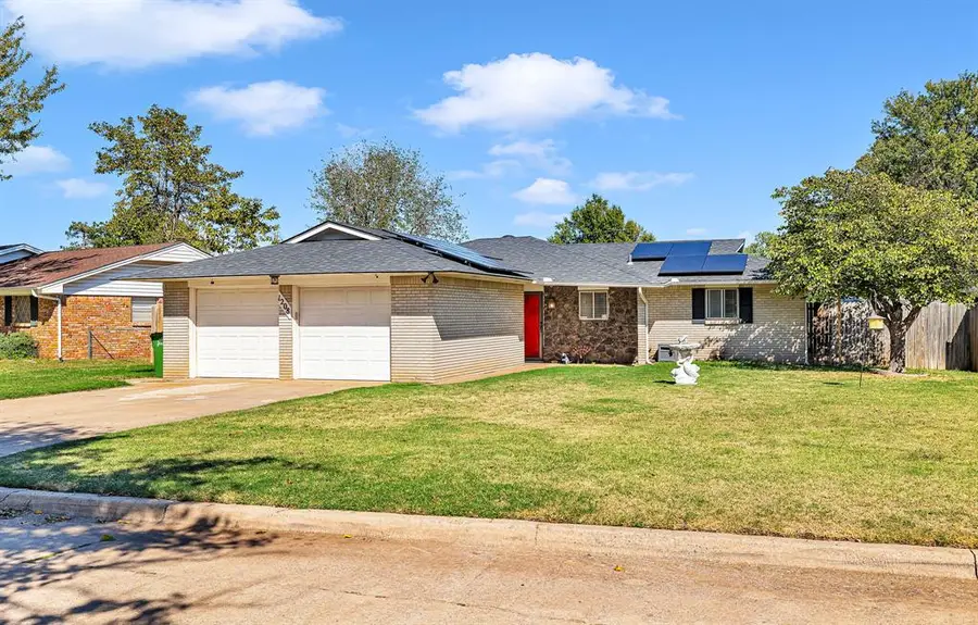 1208 Kingston Drive, Yukon, OK 73099 - #2
