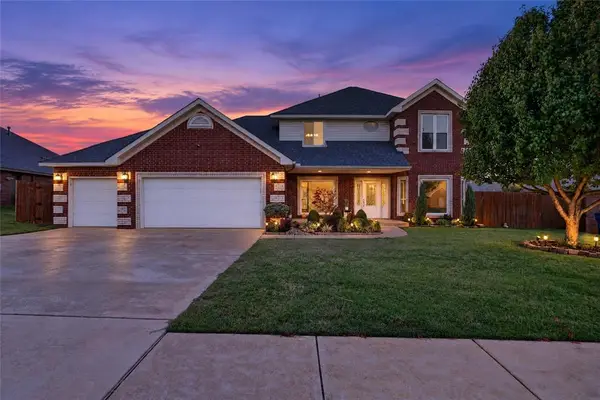 313 N Topaz Way, Mustang, OK 73064