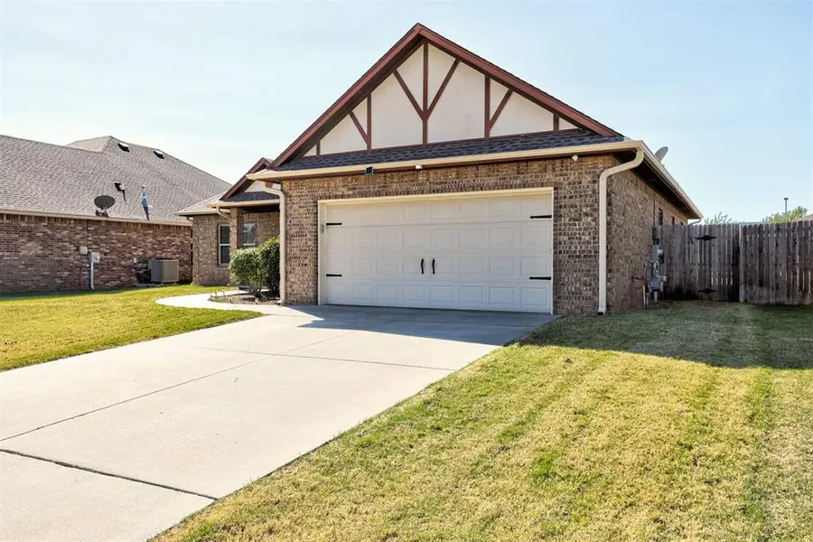 1301 Ridgeway Drive, Moore, OK 73160 - #3