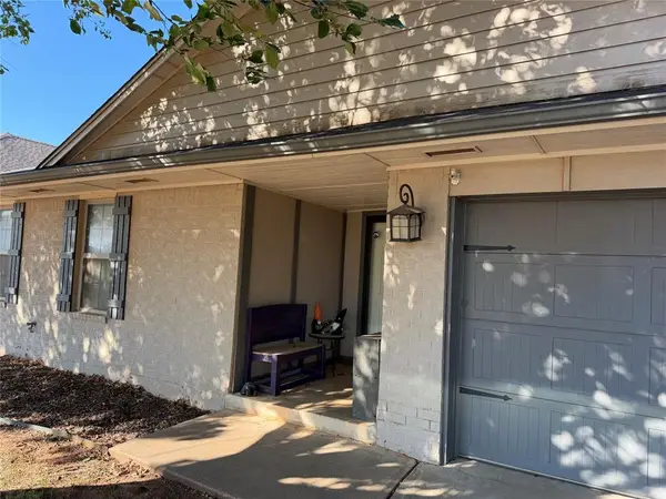 517 Post Oak Lane, Moore, OK 73160