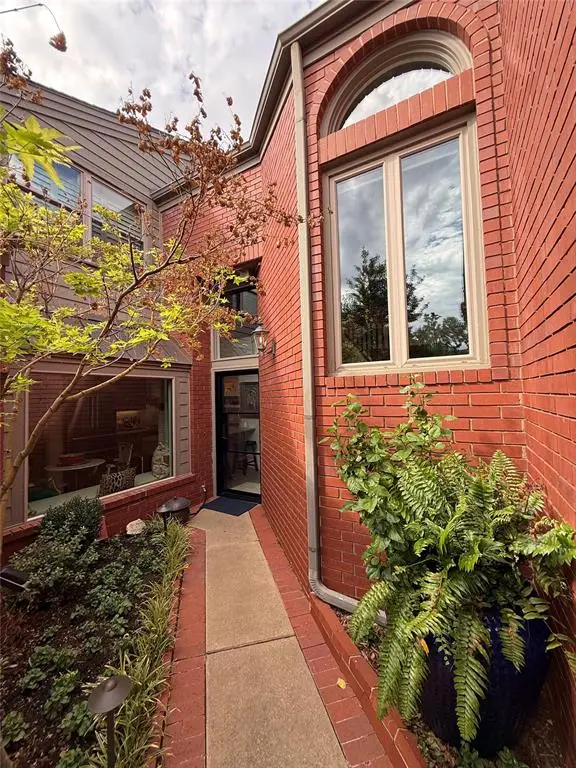 2825 NW Grand Boulevard #19, Nichols Hills, OK 73116 - #1