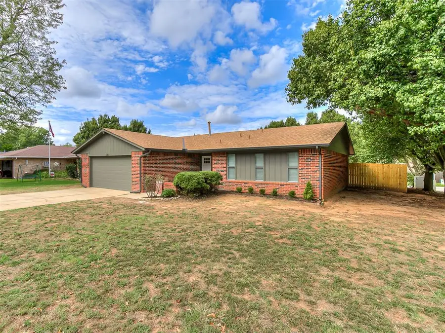 1701 Greenway Avenue, Yukon, OK 73099 - #2