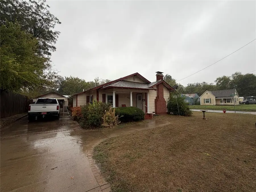 827 S 14th Street, Chickasha, OK 73018 - #2
