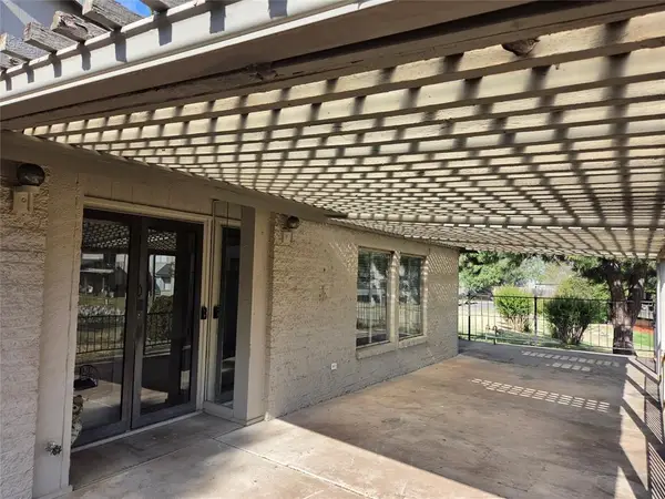 9915 Hefner Village Place, Oklahoma City, OK 73162