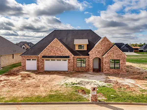 2228 W Sunset Drive, Mustang, OK 73064