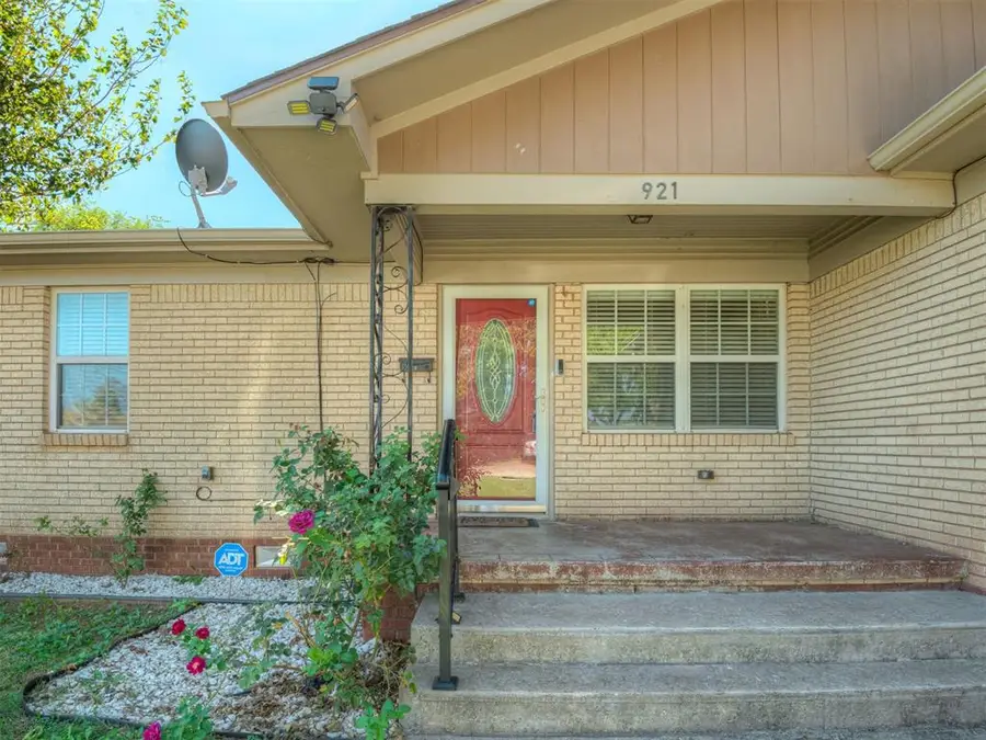 921 Cherokee Place, Lindsay, OK 73052 - #2