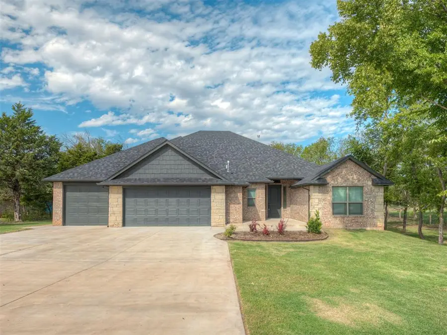 9070 Oak Tree Circle, Edmond, OK 73025 - #2