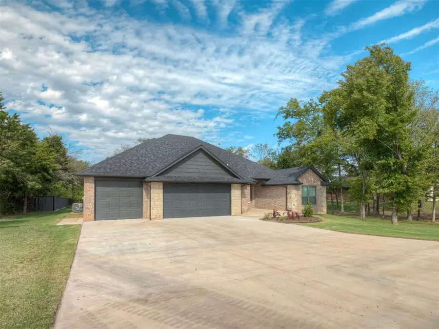 9070 Oak Tree Circle, Edmond, OK 73025 - #3