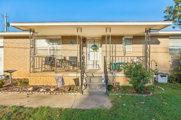1223 N 14th Street, Perry, OK 73077