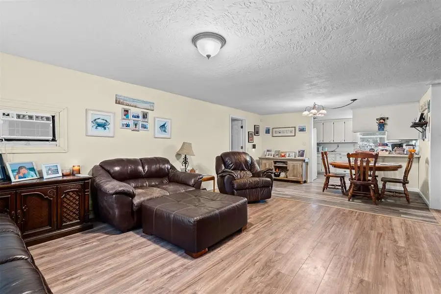 406 S Maple Street, Davis, OK 73030 - #3