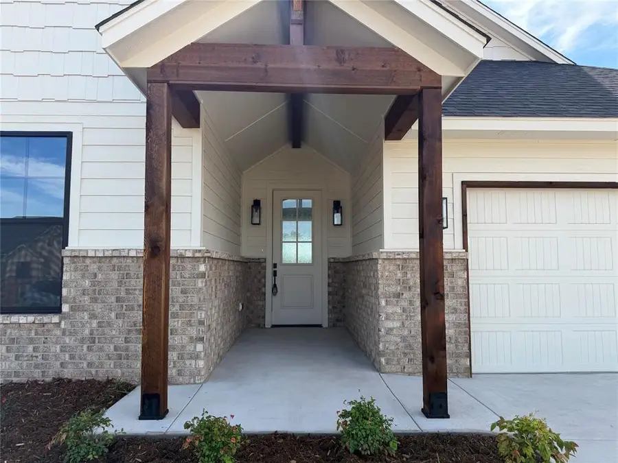 211 Outlander Way, Shawnee, OK 74804 - #2