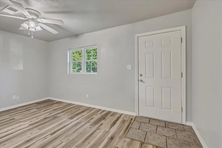 1113 S Locust Drive, Midwest City, OK 73110 - #3