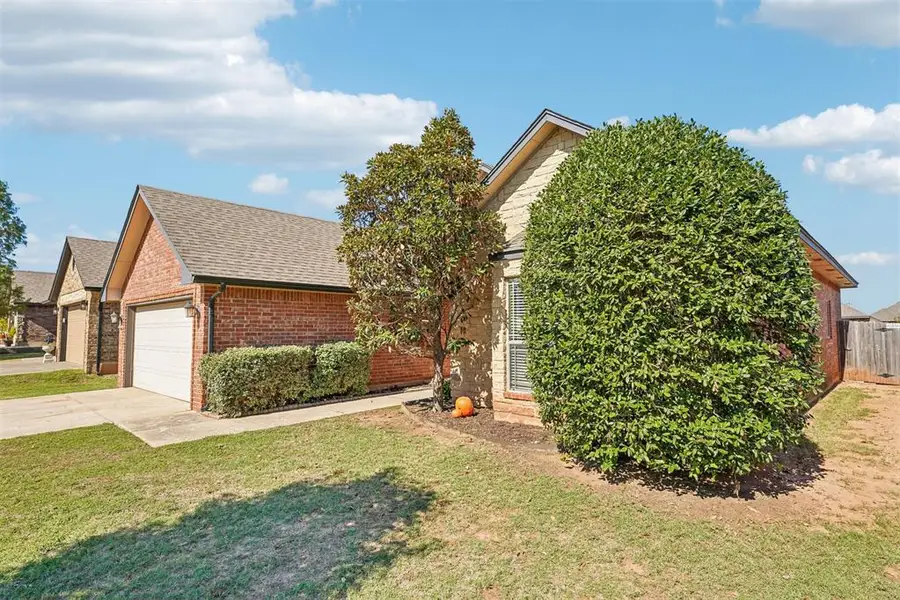 2701 SE 39th Street, Moore, OK 73160 - #2
