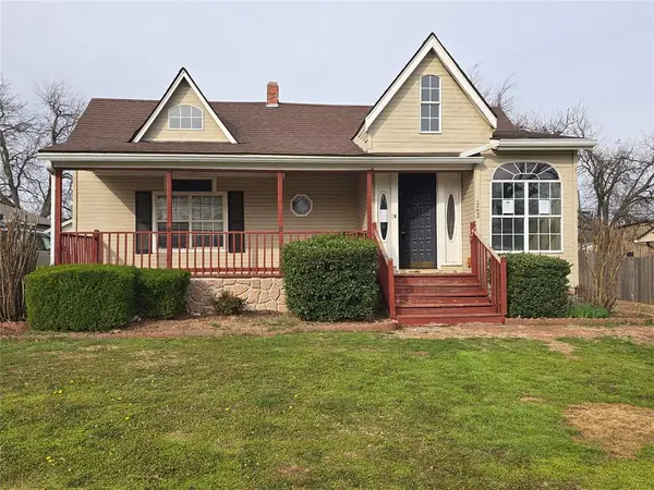 223 S Oak Street, Apache, OK 73006