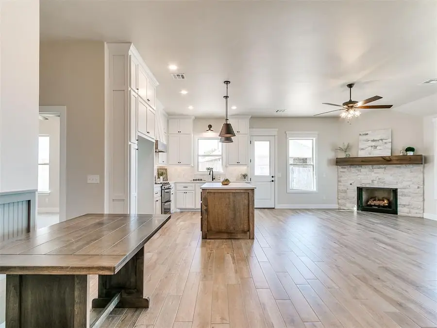 2000 Wood Valley Court, Norman, OK 73071 - #2