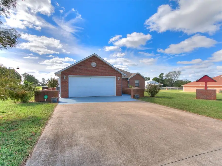 1 Weston Road, Shawnee, OK 74804 - #3