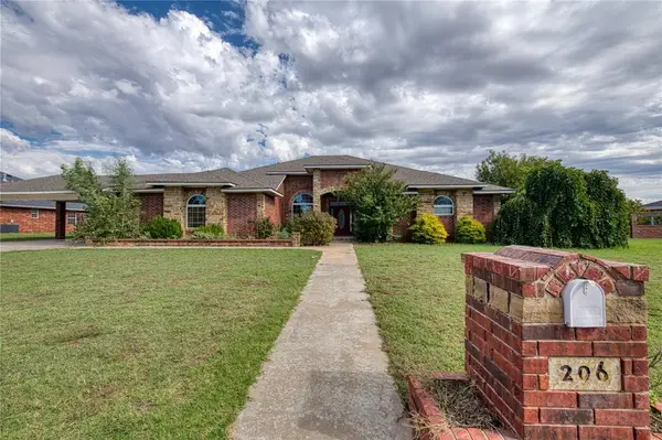 206 Cypress Avenue, Elk City, OK 73644