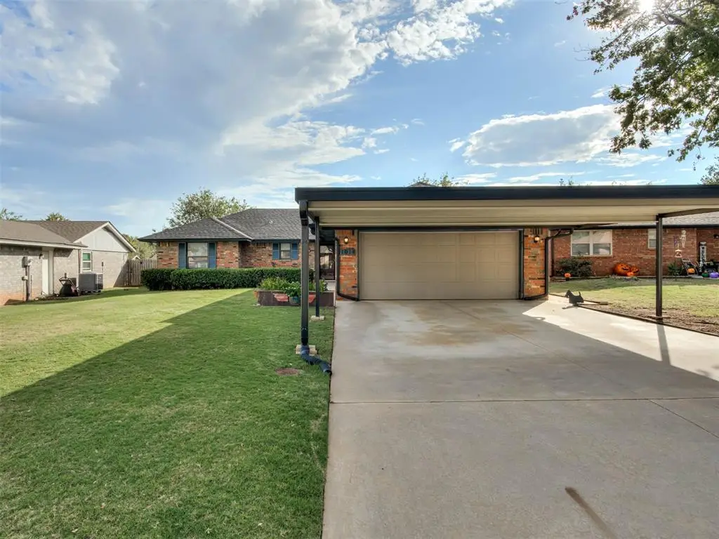 1014 Cambridge Drive, Yukon, OK 73099 - #1