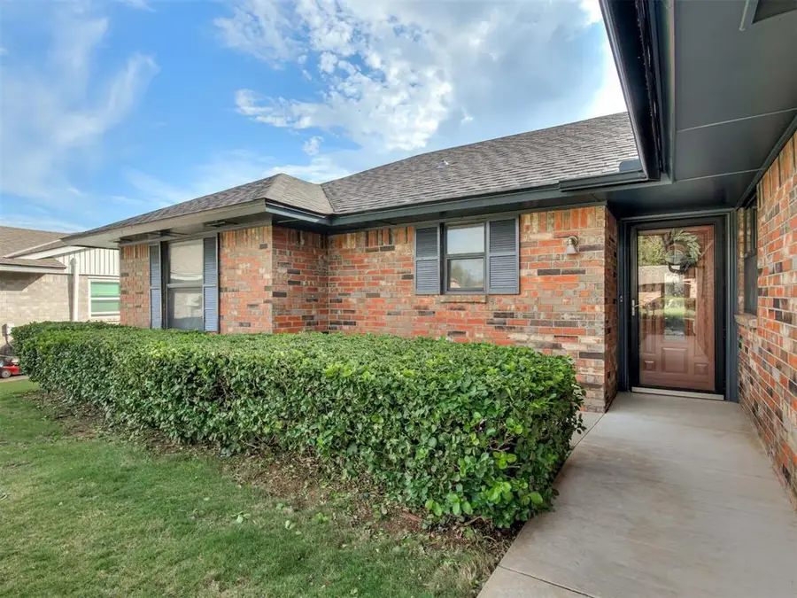 1014 Cambridge Drive, Yukon, OK 73099 - #3