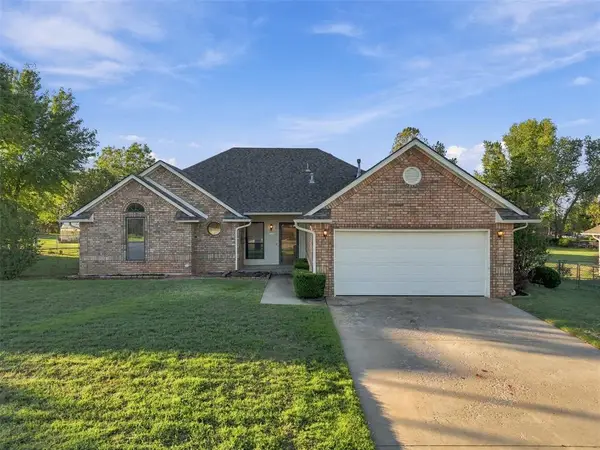 1600 E Persimmon Lane, Mustang, OK 73064