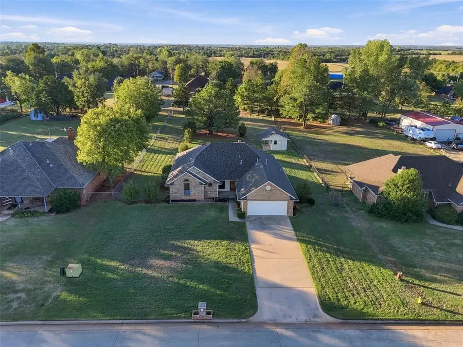 1600 E Persimmon Lane, Mustang, OK 73064 - #2