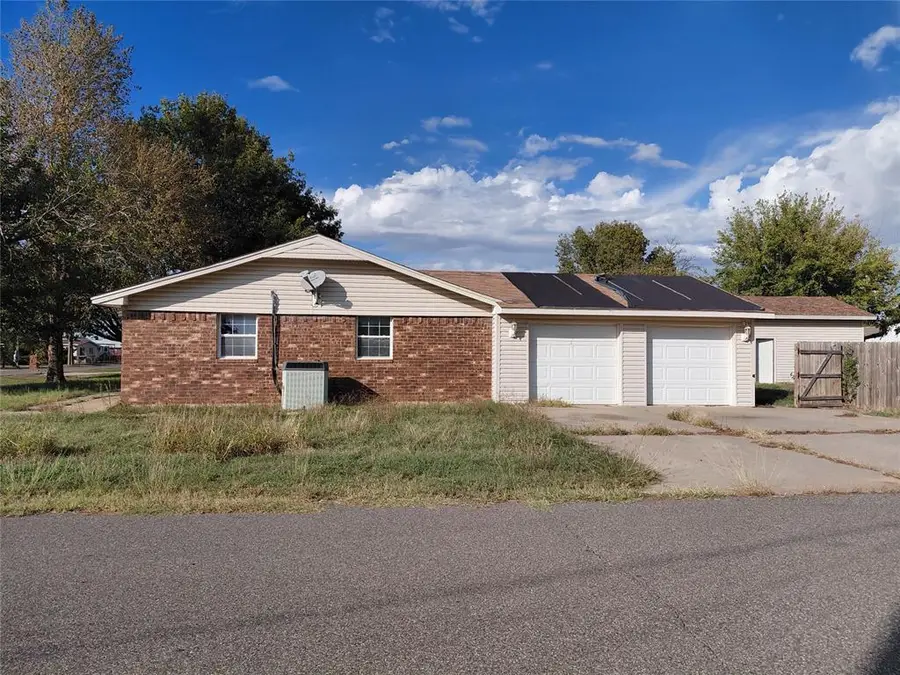 320 Mckinley Avenue, Calumet, OK 73014 - #2