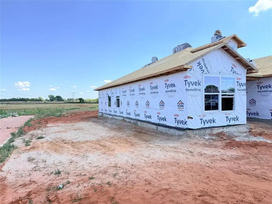 1108 S Bear Lane, Mustang, OK 73064 - #2