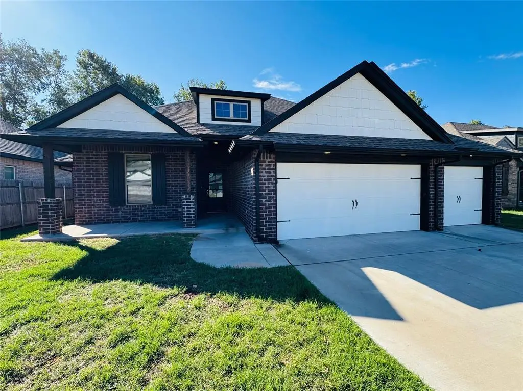 640 E Barajas Terrace, Mustang, OK 73064 - #1