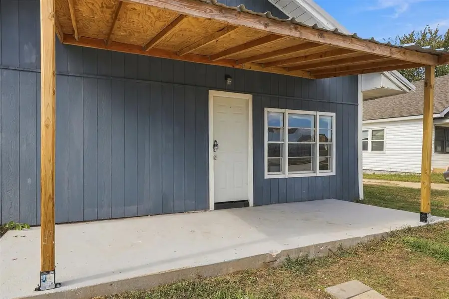 105 N Highland Street, Seminole, OK 74868 - #2