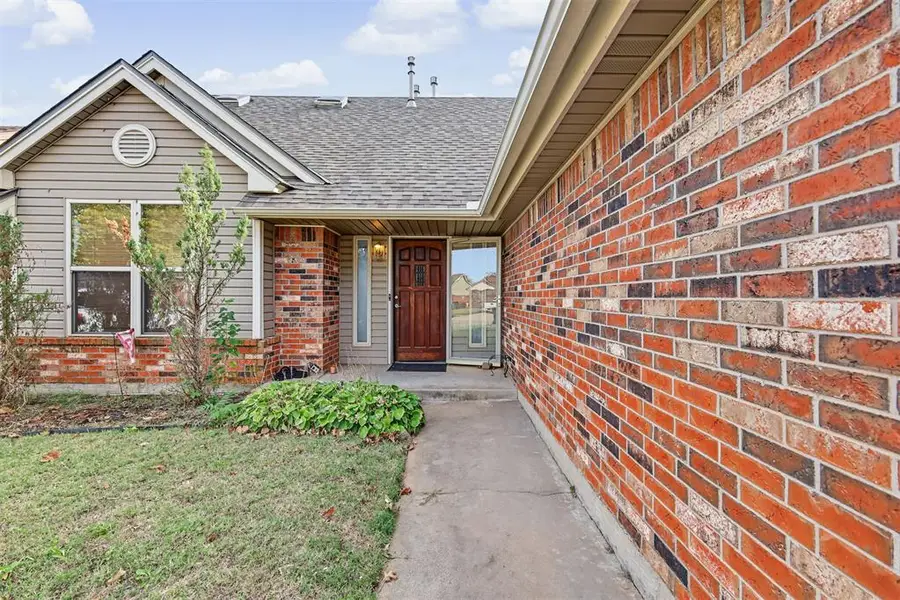 2128 NE 9th Street, Moore, OK 73160 - #2