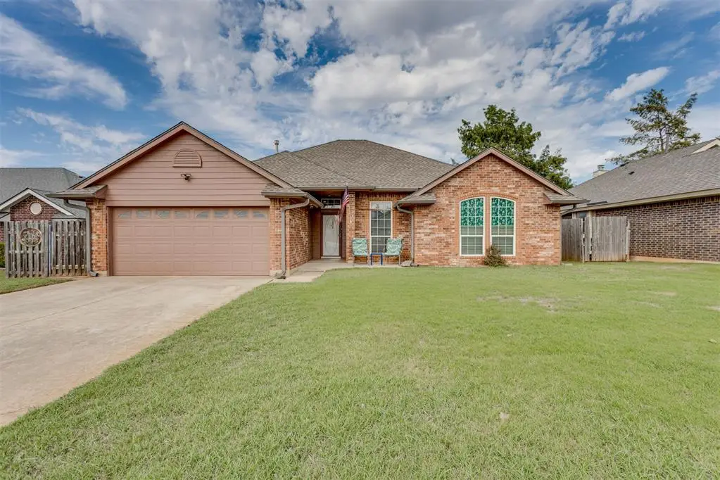 421 E Magnolia Terrace, Mustang, OK 73064 - #1