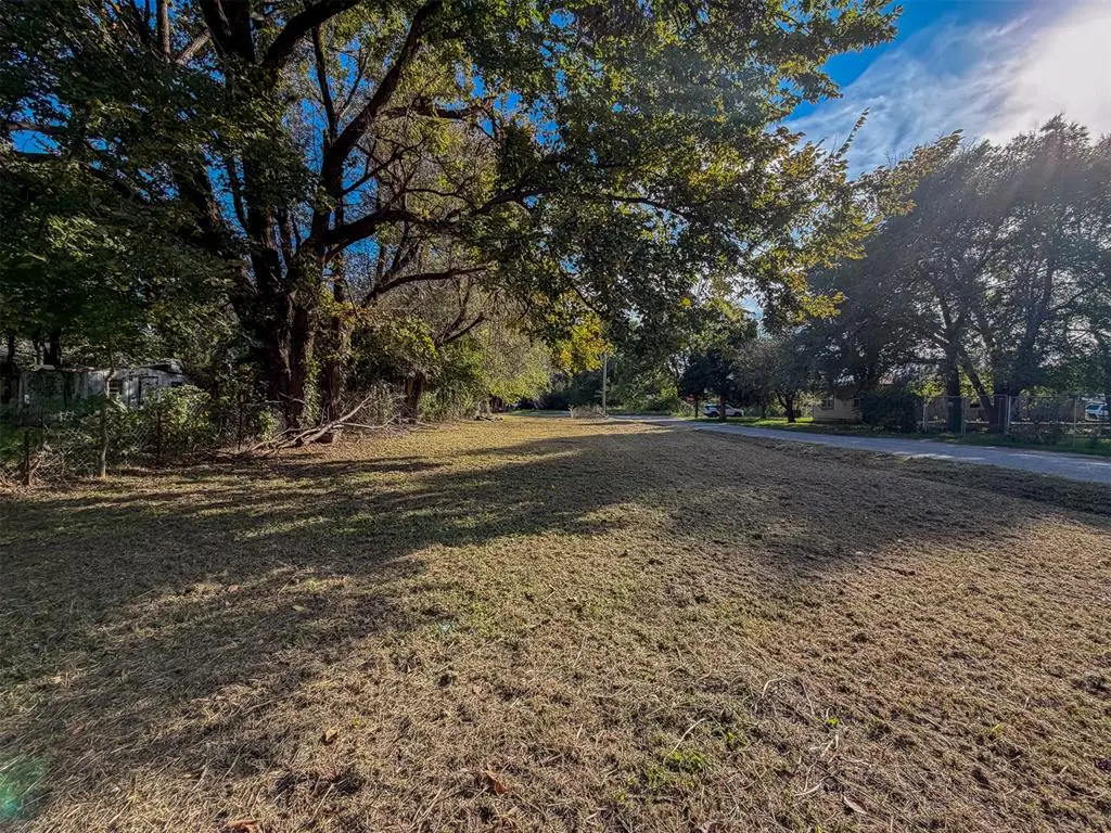 215 W Florida Avenue, Anadarko, OK 73005 - #1