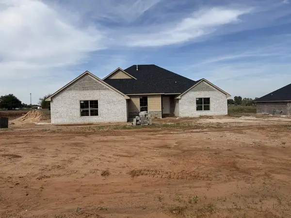 8680 Oak Tree Circle, Edmond, OK 73025
