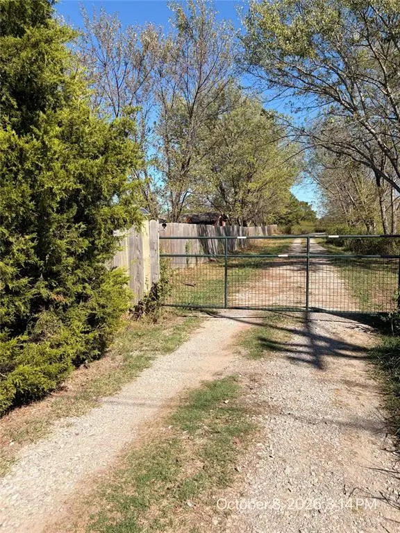 302 S Cedar Street, Paden, OK 74860