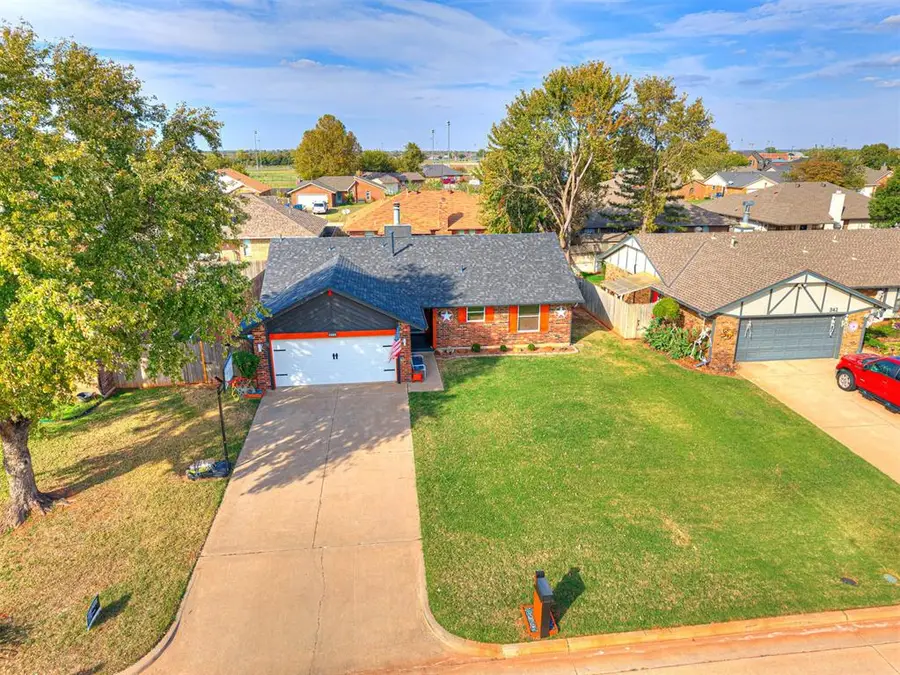 405 W Branches Way, Mustang, OK 73064 - #3
