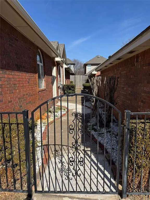 3813 Tudor Circle, Norman, OK 73072 - #2