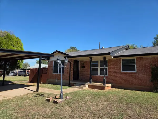 617 NW 1st Street, Moore, OK 73160