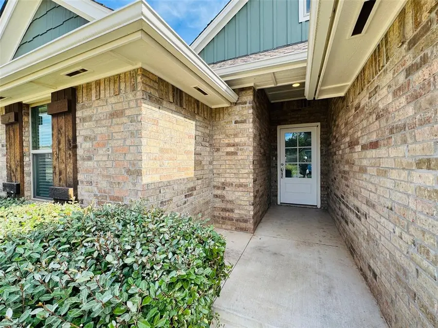 8308 Lambert Way, Edmond, OK 73034 - #2