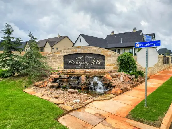 4400 Mahogany Hills Drive, Moore, OK 73160