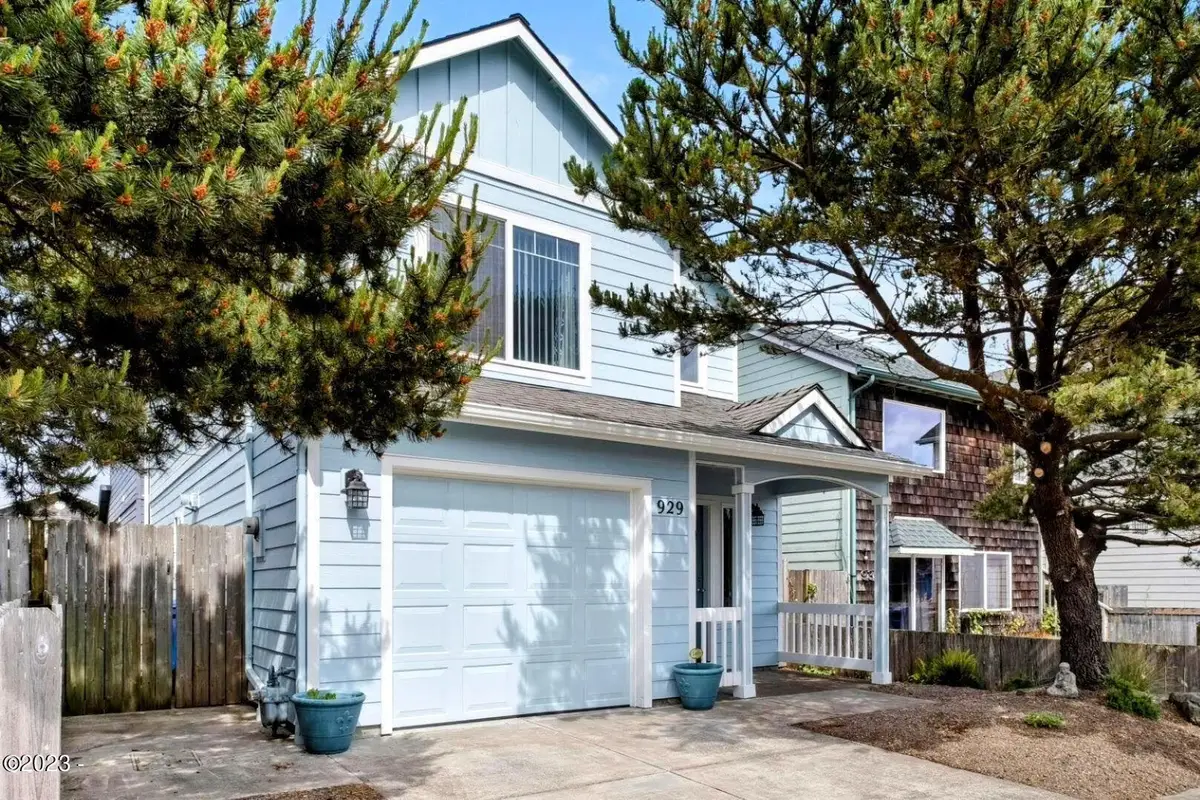 929 NW Spring, Newport, OR 97365 - Image #1