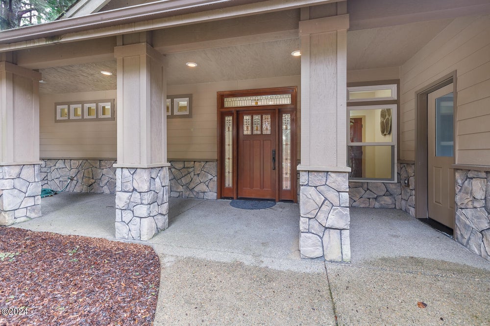 429 Woodview Lane, Lincoln City, OR 97367 ERA