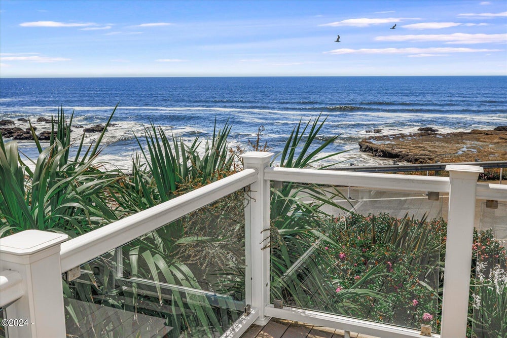 566 Ocean View Drive, Yachats, OR 97498 ERA