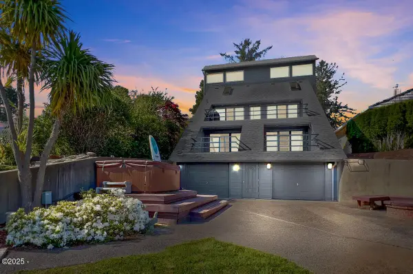 2036 NE Lagoon, Lincoln City, OR 97367