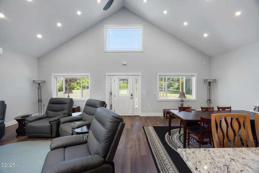 1060 NW Sunset, Toledo, OR 97391 - Image #3