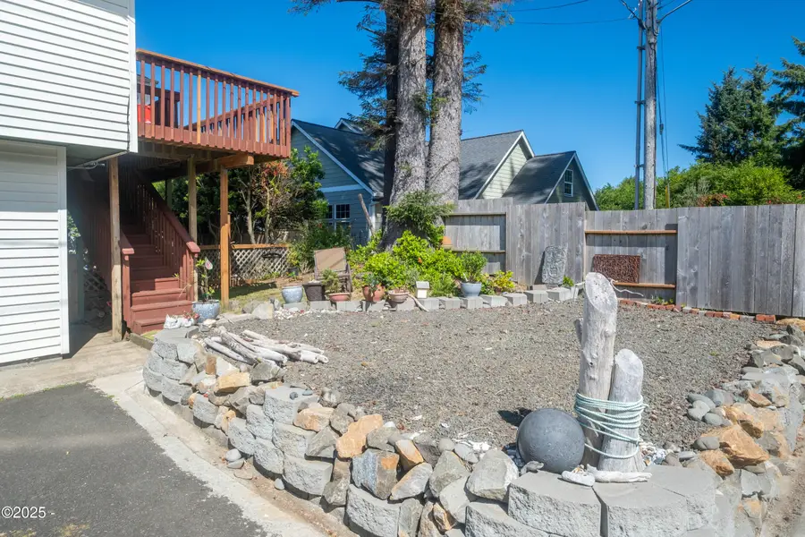 541 SE Oar, Lincoln City, OR 97367 - #3