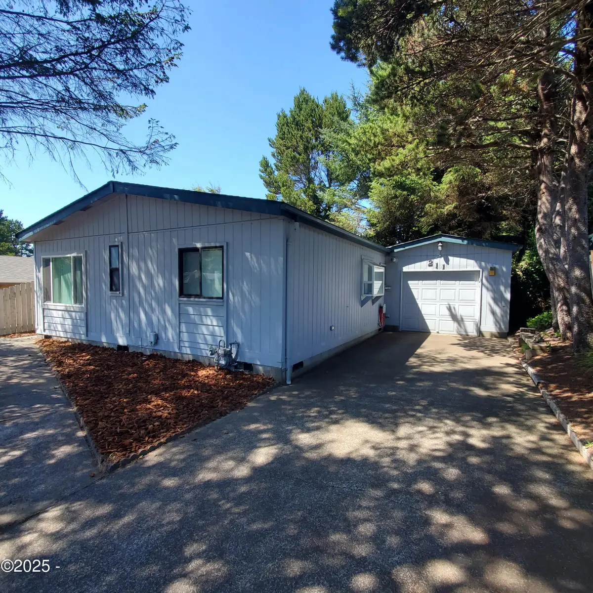 211 NE 70th, Newport, OR 97365 - Image #1
