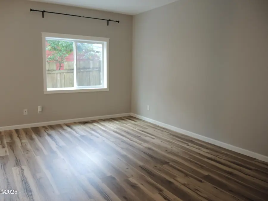 574 SE Neptune Ave, Lincoln City, OR 97367 - Image #3
