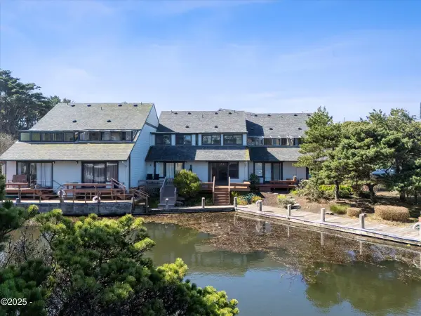 180 SE Highway 101 Unit #17, Lincoln City, OR 97367