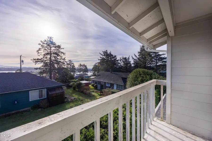 1112 SW Hurbert Street #3, Newport, OR 97365 - Image #3