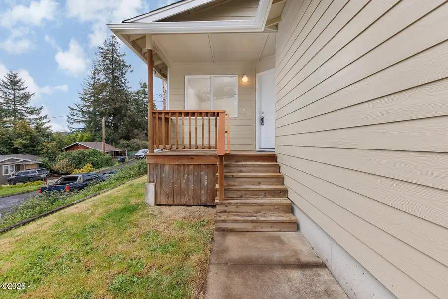 127 SE Elder, Toledo, OR 97391 - #3